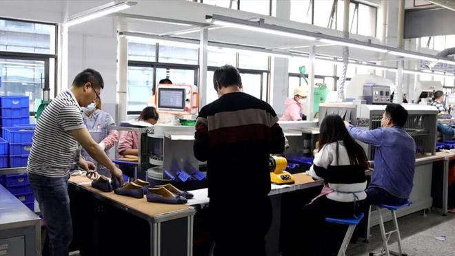 交会!惠东女鞋2026新品引领新潮流AG真人百家乐30款智能样鞋亮相广(图4) 交会!惠东女鞋2026新品引领新潮流AG真人百家乐30款智能样鞋亮相广(图4)