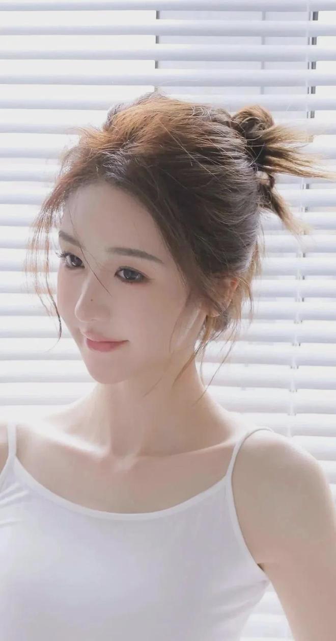 陷的妻子2》中文VAG真人直营《沦